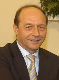 Fotografie portret a lui Traian Băsescu, realizată în anul 2005, în perioada mandatului său de președinte al României.
